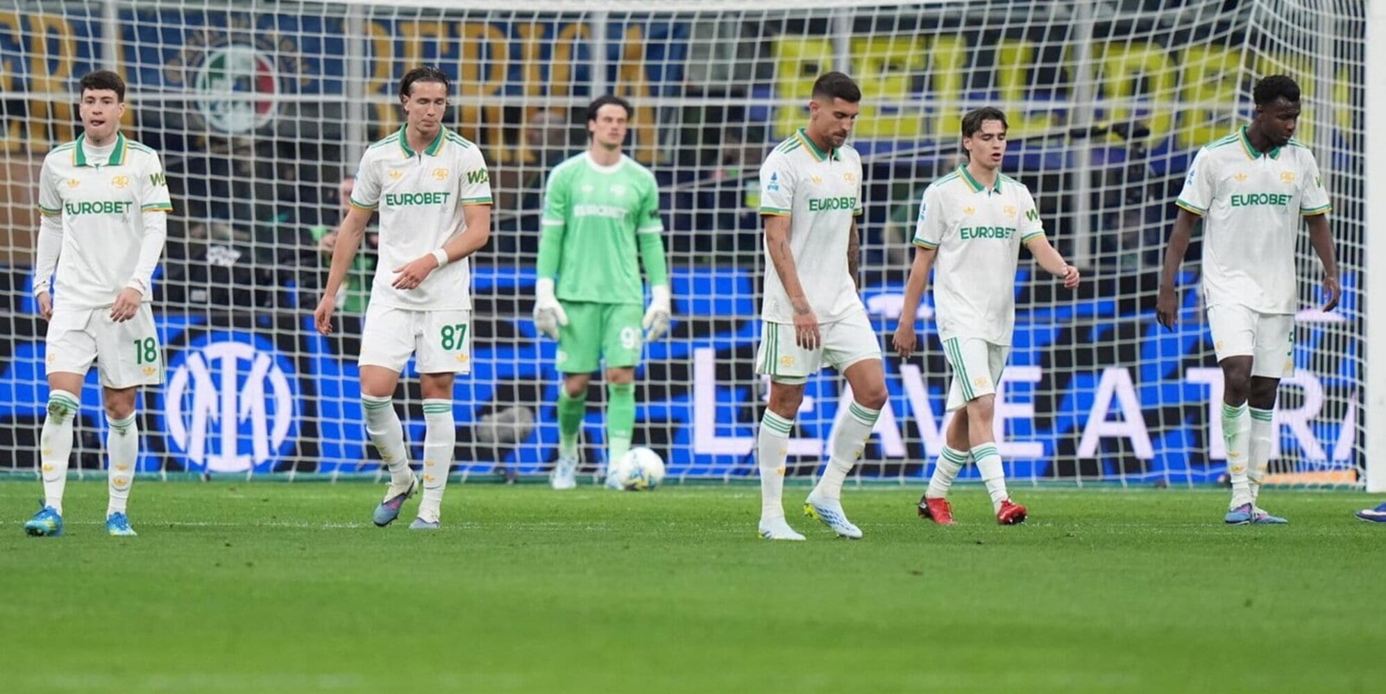 Live Now: Can FC Köln Surprise Borussia Dortmund?